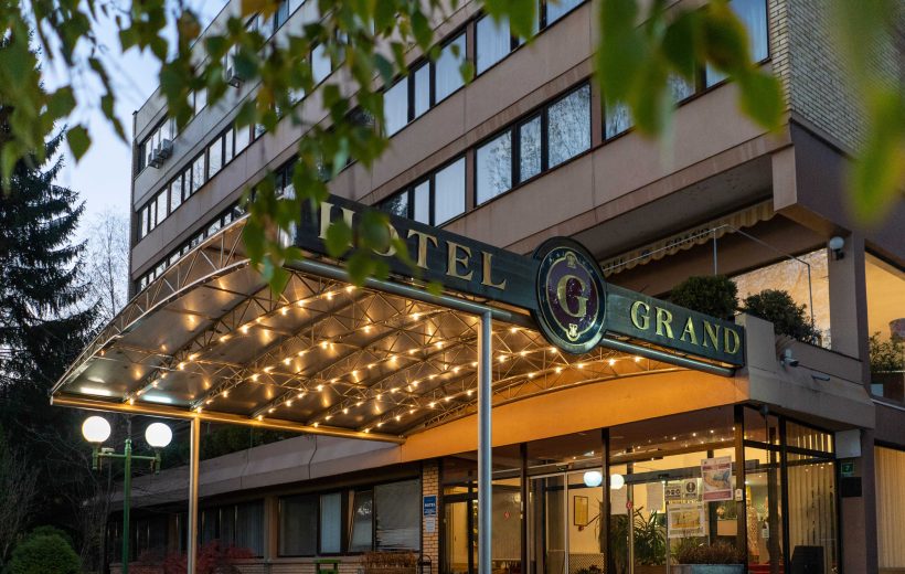 Hotel Grand ★★★☆☆